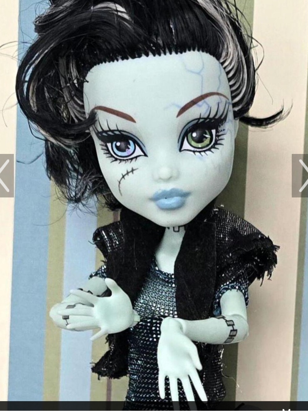 Original Monster High Ghouls Rule Frankie Stein Doll 2012 -  no earrings